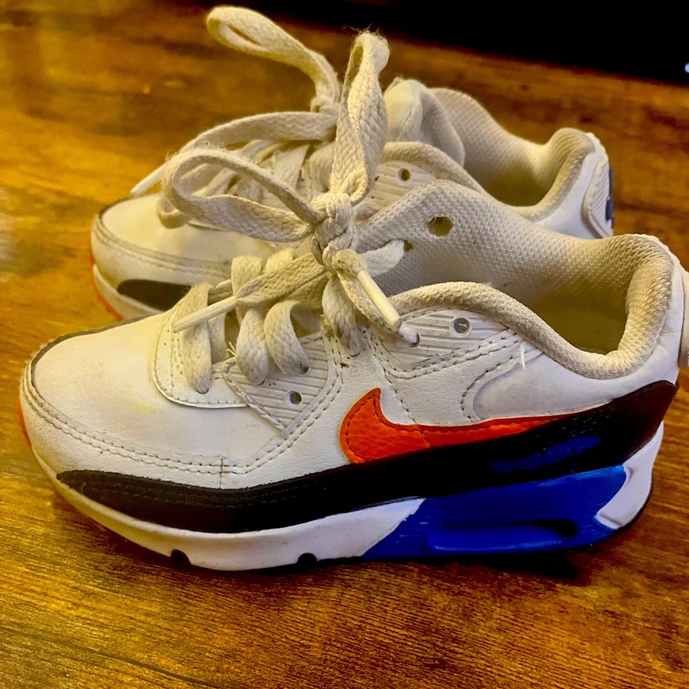 Toddler Nike Air Max 90 11c .Ok condition . Needs cleaning .